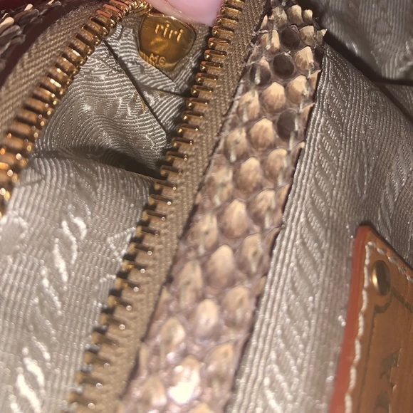 💯Authentic Prada Python Paglia Raffia Style Purse - Picture 14 of 14